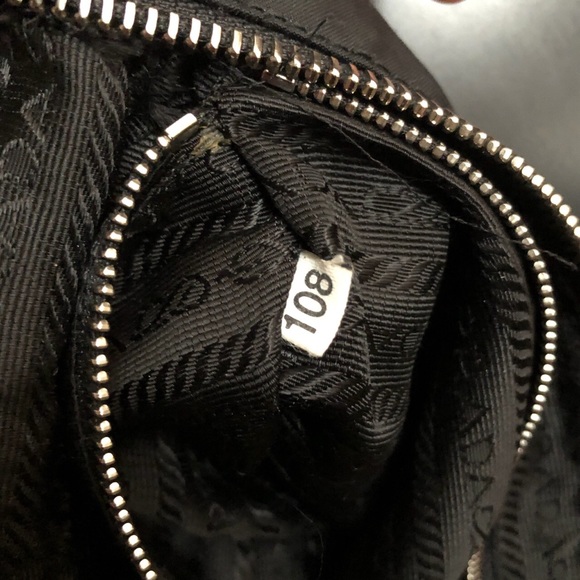 SOLD!! Vintage Prada Tessuto Sirio Handbag - Picture 4 of 8